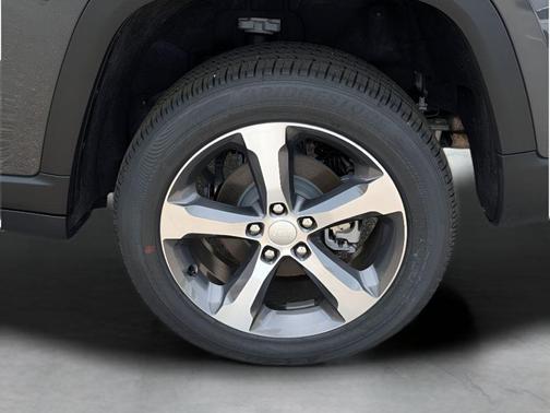 Metallic 2026 Jeep Grand Cherokee Limited