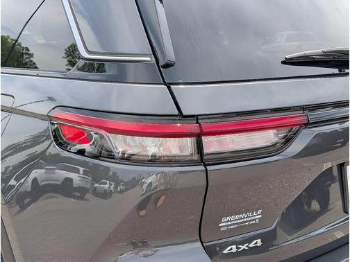 Metallic 2026 Jeep Grand Cherokee Limited