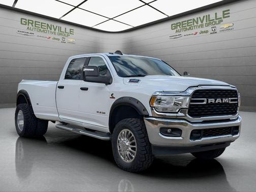 Bright White Clearcoat 2024 RAM 3500 Big Horn