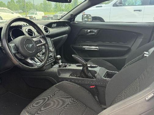Oxford White 2016 Ford Mustang V6