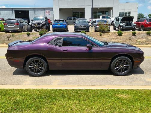 2022 Dodge Challenger SXT