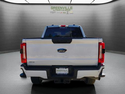 Oxford White 2024 Ford F-250 XL