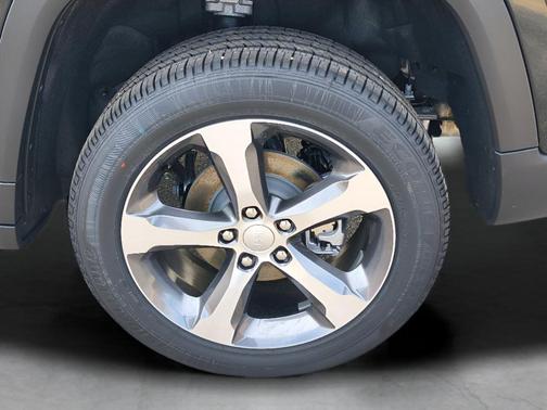 Diamond Black 2026 Jeep Grand Cherokee Limited