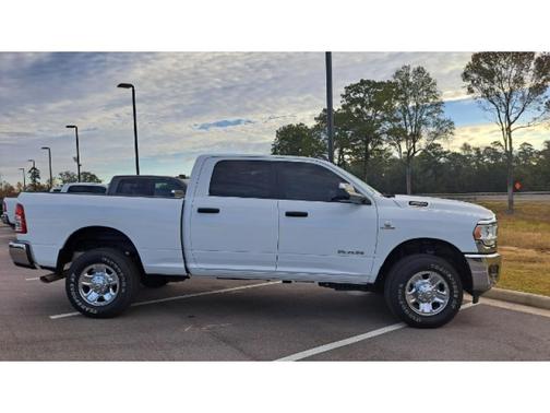 Bright White Clearcoat 2022 RAM 2500 Big Horn