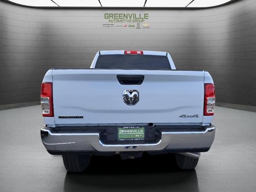 Bright White Clearcoat 2022 RAM 2500 Big Horn