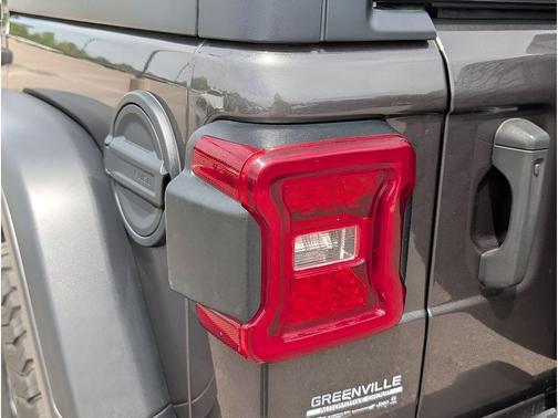 Granite Crystal Clearcoat Metallic 2022 Jeep Wrangler Unlimited Rubicon