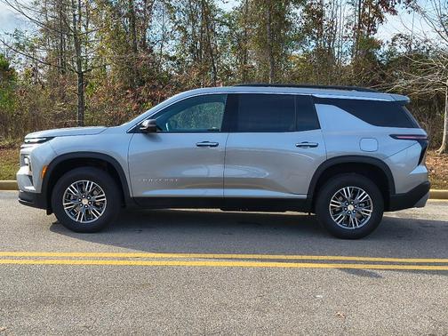 2024 Chevrolet Traverse LT