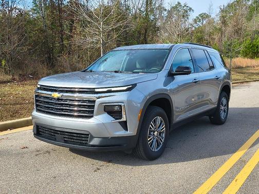2024 Chevrolet Traverse LT