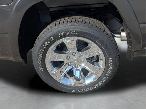 Granite Crystal Clearcoat Metallic 2026 RAM 1500 Big Horn/Lone Star