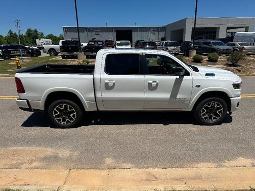 Bright White Clearcoat 2026 RAM 1500 Laramie