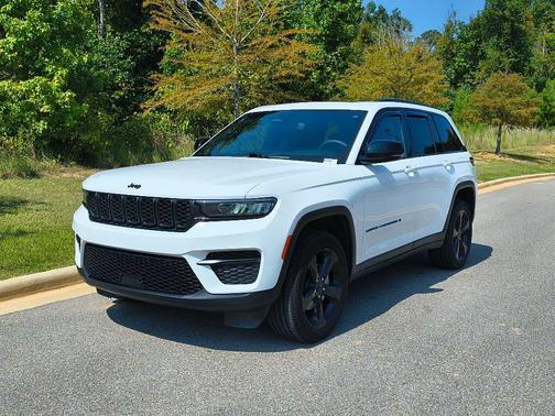 2023 Jeep Grand Cherokee Altitude