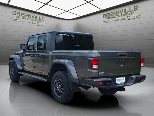 2024 Jeep Gladiator Sport