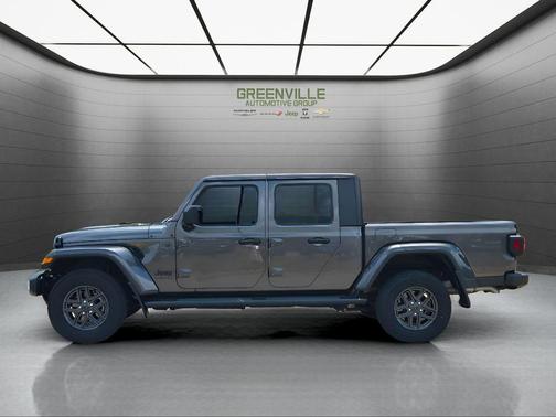 2024 Jeep Gladiator Sport