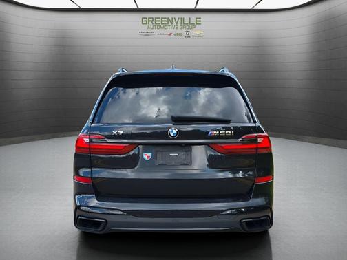2022 BMW X7 M50i