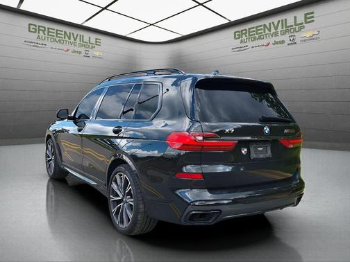 2022 BMW X7 M50i