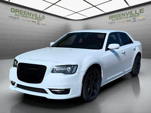 2022 Chrysler 300 Touring L