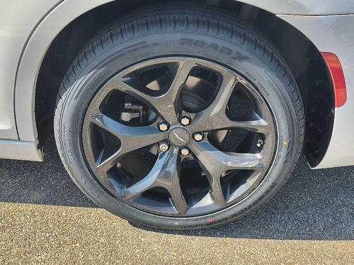 2022 Chrysler 300 Touring L