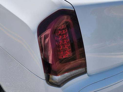 2022 Chrysler 300 Touring L
