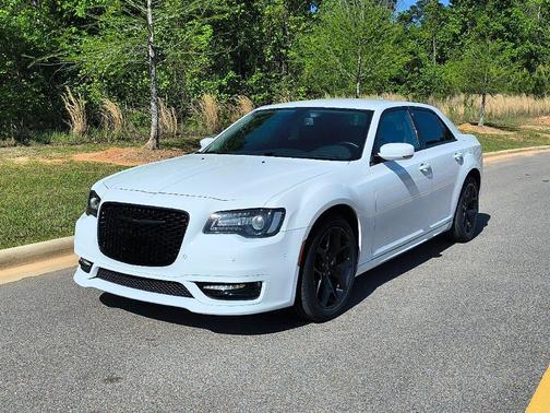 2022 Chrysler 300 Touring L