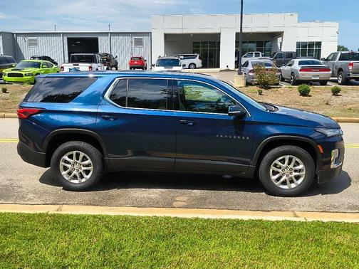 2022 Chevrolet Traverse LS