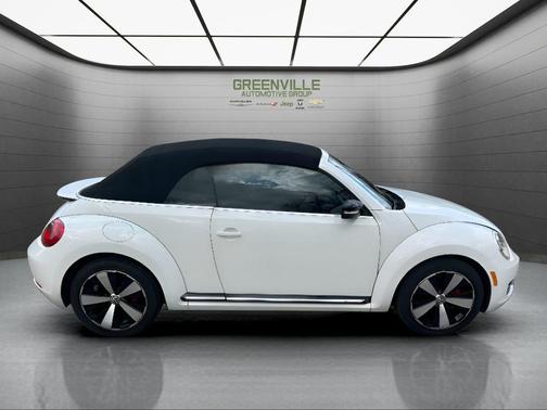 Candy White / Black Roof 2013 Volkswagen Beetle 2.0T