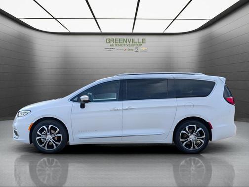 Bright White Clearcoat 2026 Chrysler Pacifica Pinnacle