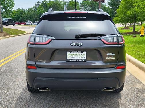 2022 Jeep Cherokee Latitude Lux