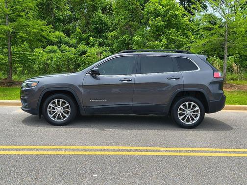 2022 Jeep Cherokee Latitude Lux