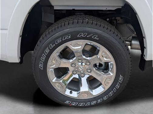 Bright White Clearcoat 2026 RAM 1500 Big Horn/Lone Star