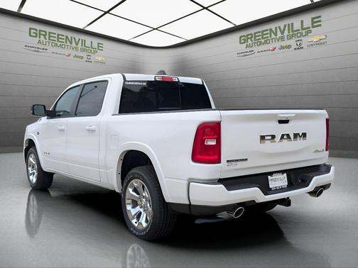 Bright White Clearcoat 2026 RAM 1500 Big Horn/Lone Star