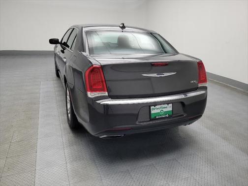 2017 Chrysler 300C Base