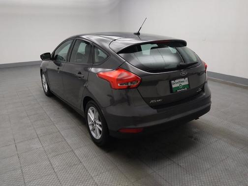 Gray 2015 Ford Focus SE