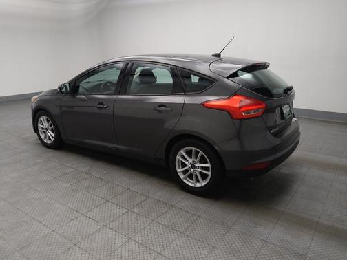 Gray 2015 Ford Focus SE