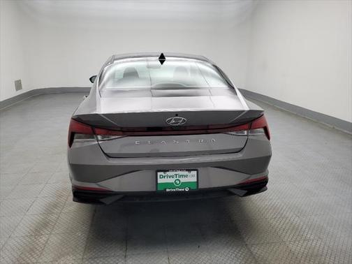2023 Hyundai ELANTRA SE