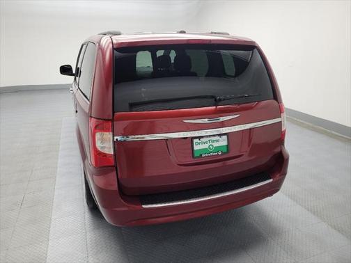 2016 Chrysler Town & Country Touring-L