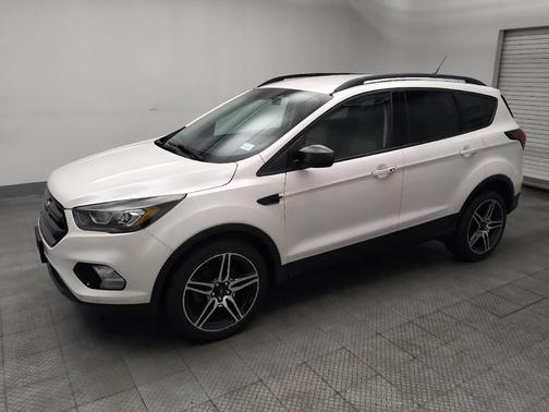 White Platinum Metallic Tri-Coat 2019 Ford Escape SEL