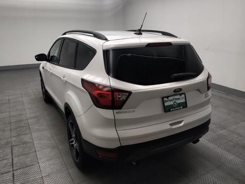 White Platinum Metallic Tri-Coat 2019 Ford Escape SEL