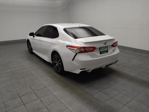 Super White 2020 Toyota Camry SE
