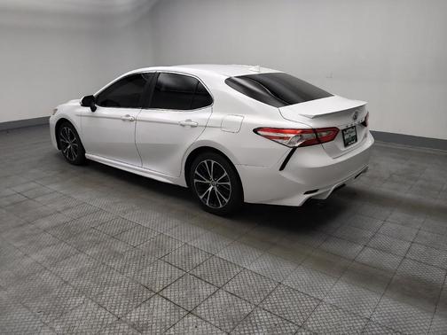 Super White 2020 Toyota Camry SE