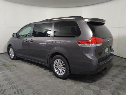 2013 Toyota Sienna XLE