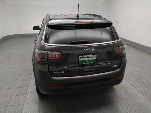 Granite Crystal Metallic Clearcoat 2021 Jeep Compass Latitude