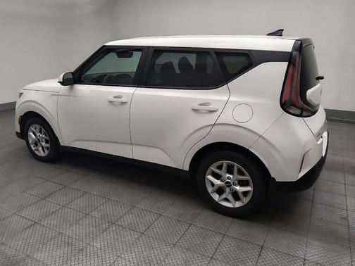 Snow White Pearl 2025 Kia Soul LX