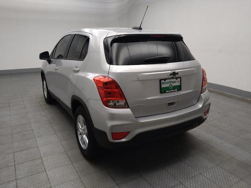 Silver Ice Metallic 2020 Chevrolet Trax LS