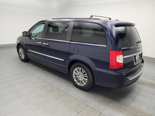 2016 Chrysler Town & Country Touring-L