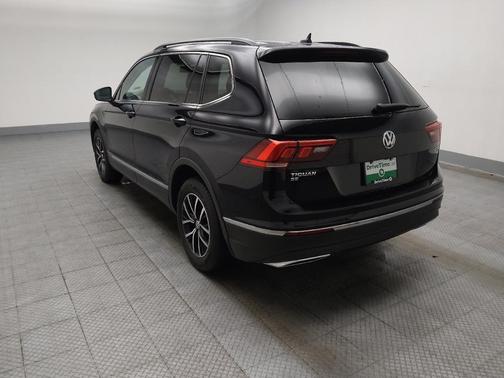 Deep Black Pearl 2021 Volkswagen Tiguan 2.0T SEL