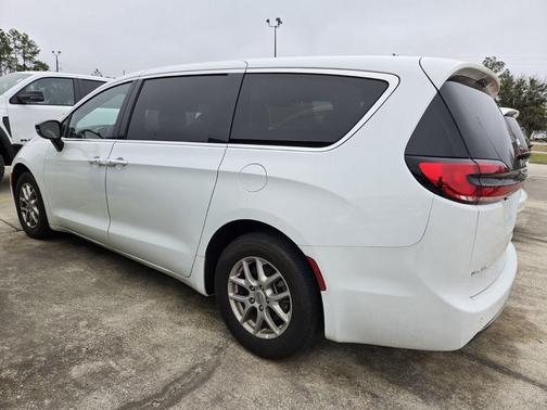 2025 Chrysler Pacifica L