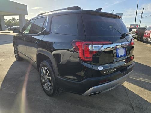 2023 GMC Acadia AWD SLT