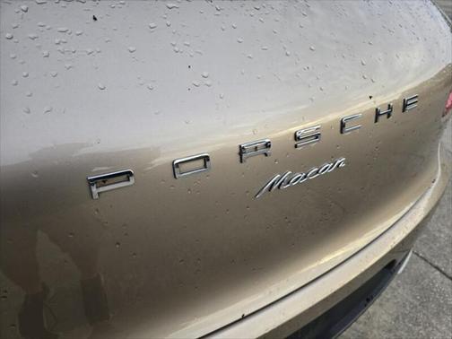 2017 Porsche Macan