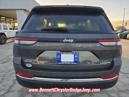 2025 Jeep Grand Cherokee Laredo