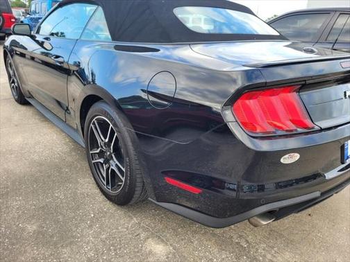 2022 Ford Mustang EcoBoost
